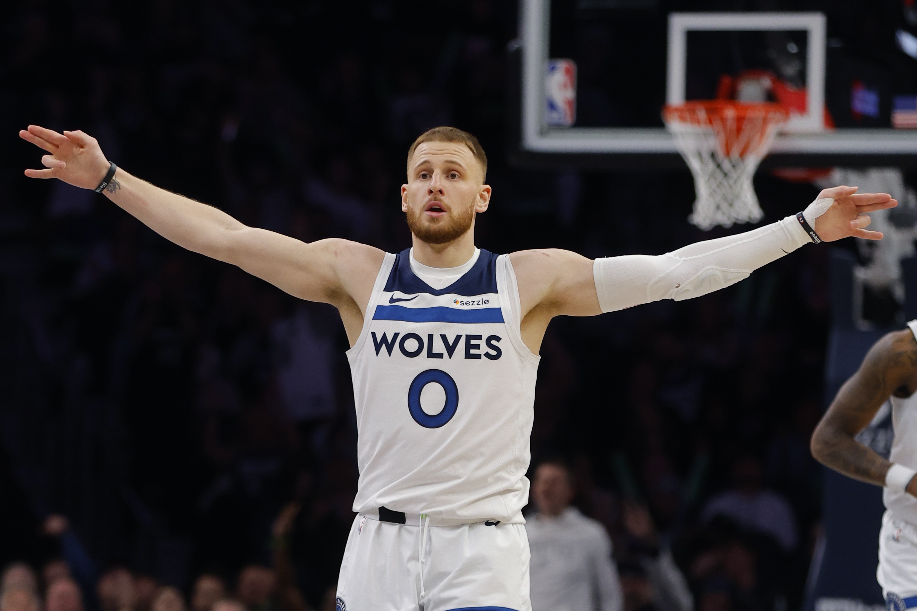 迪文谈专注度回归：之前我们惨败给了老鹰 有时事情就是这么简单