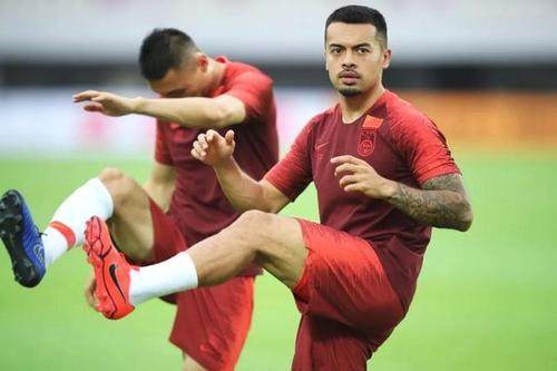 体育社区-沪媒：洛国富被国足放弃 李可恢复状态后仍有机会